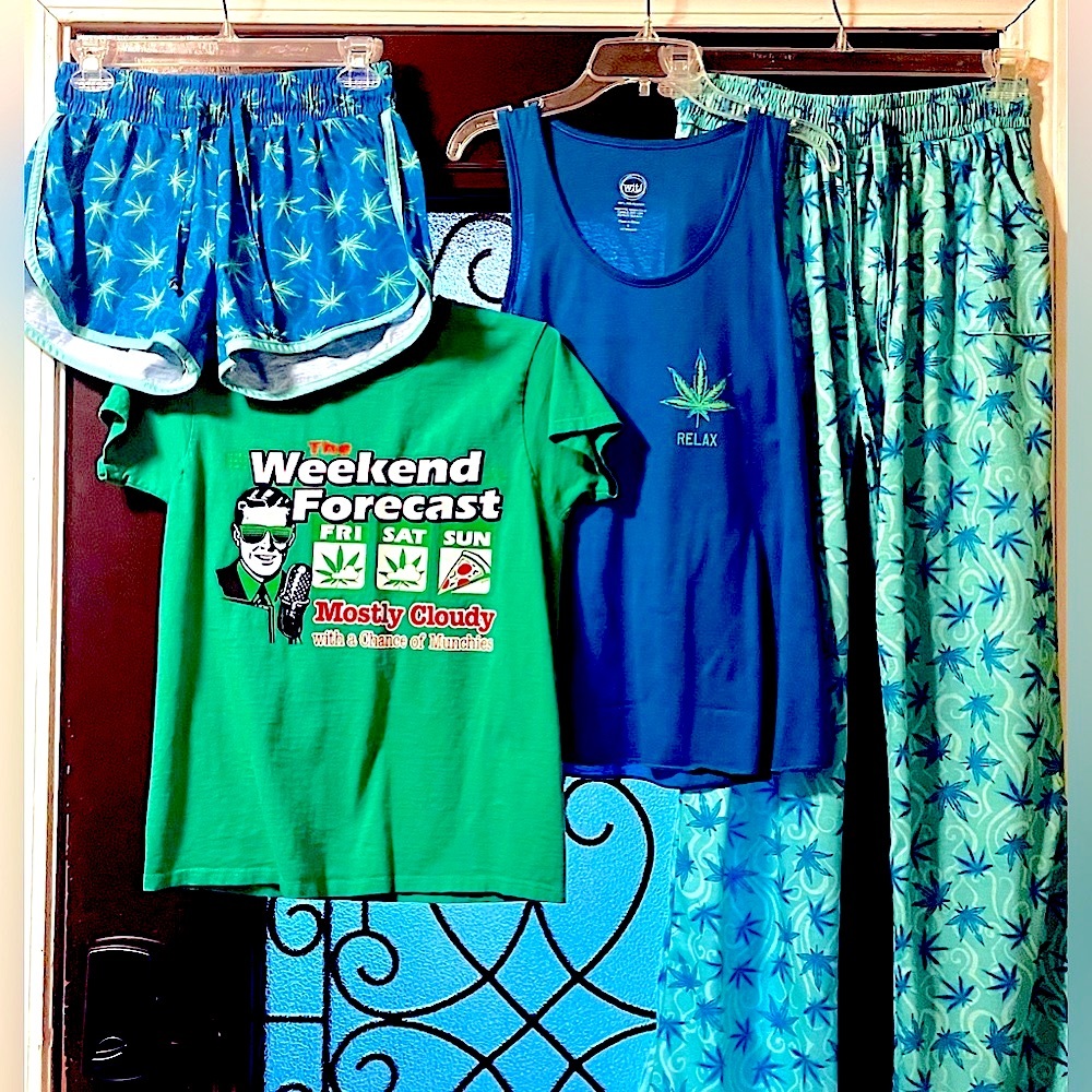 4pc WIT Weed Womens Lounge Clothes Bundle Set Relax Pot Leaf Shirts Pants Shorts